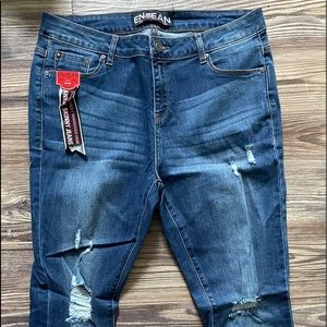 En Jean Skinny stretch jean.